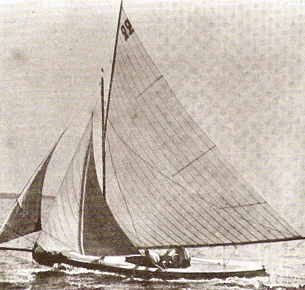 Die «Lerina», aufgenommen bei einer Regatta in Cannes im Frühjahr 19oo.