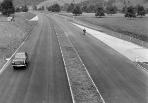 Die Autobahn Luzern-Ennethorw, um 1955.