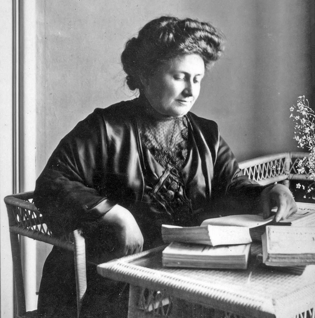 Maria Montessori, aufgenommen 1913.