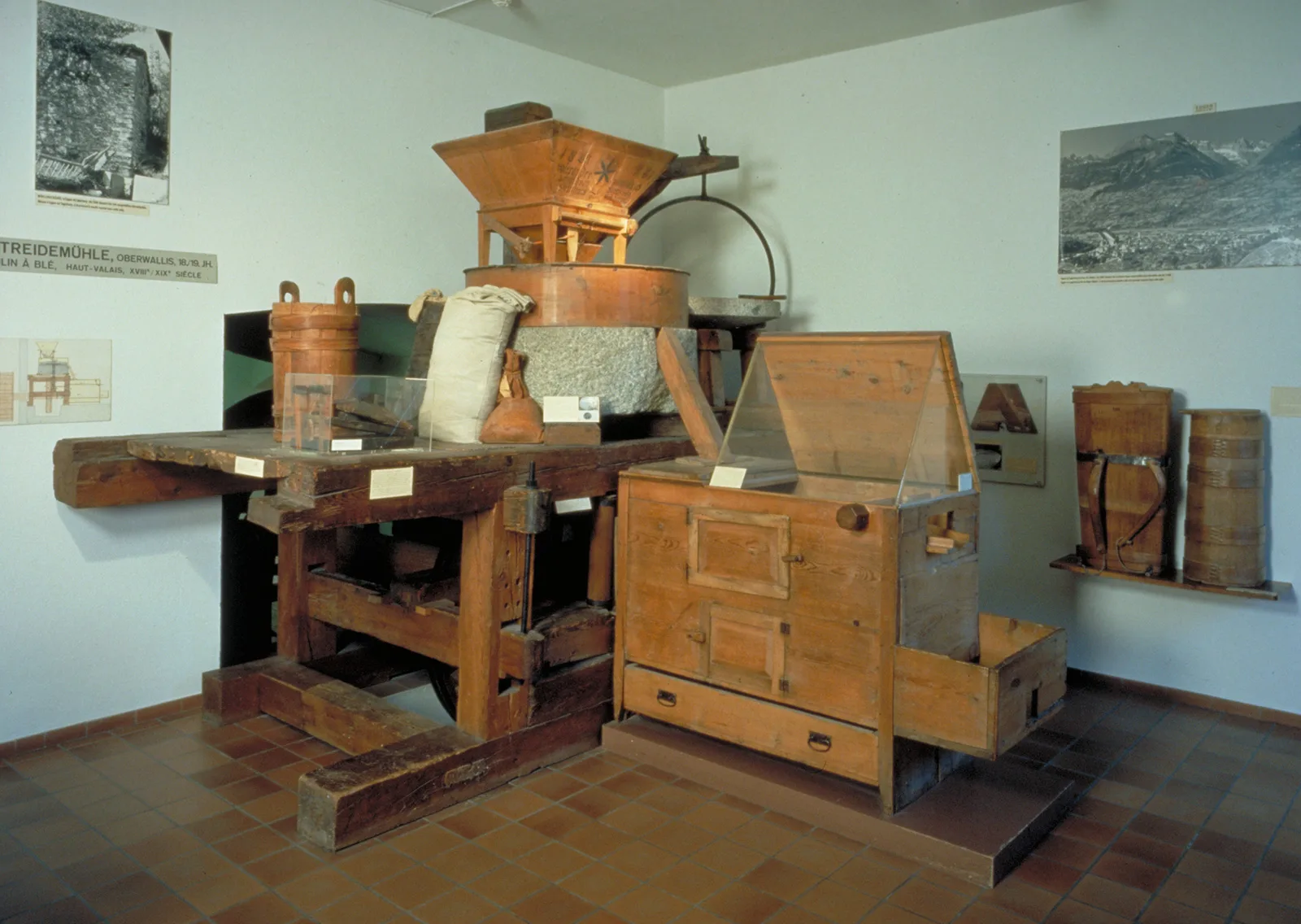 Mühle aus Eggerberg im Oberwallis, ehemals ausgestellt in Raum 11a des Landesmuseums, März 2003.