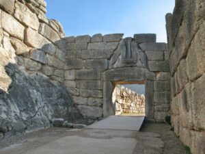 From the Lion Gate at Mycenae to Lake Thun – far-flung trade routes emerged during the Bronze Age.
