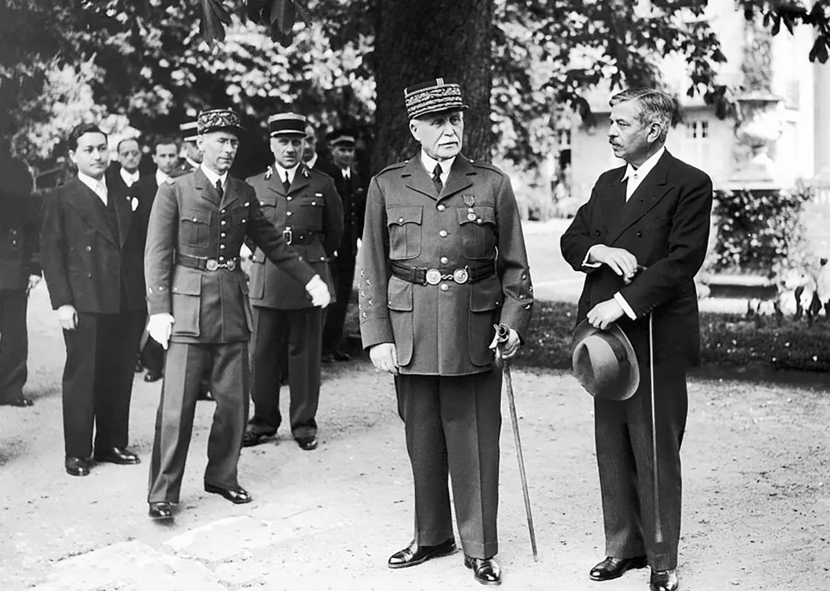 Marschall Pétain und Pierre Laval in Vichy, um 1942.