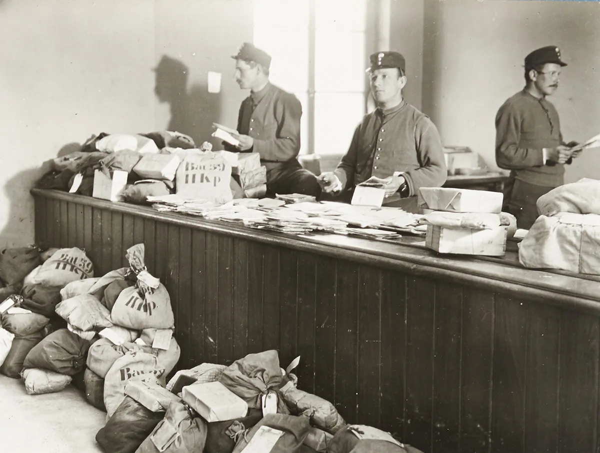 Die Schweizer Post hatte während des Ersten Weltkriegs alle Hände voll zu tun. Auch wegen der Zensur.