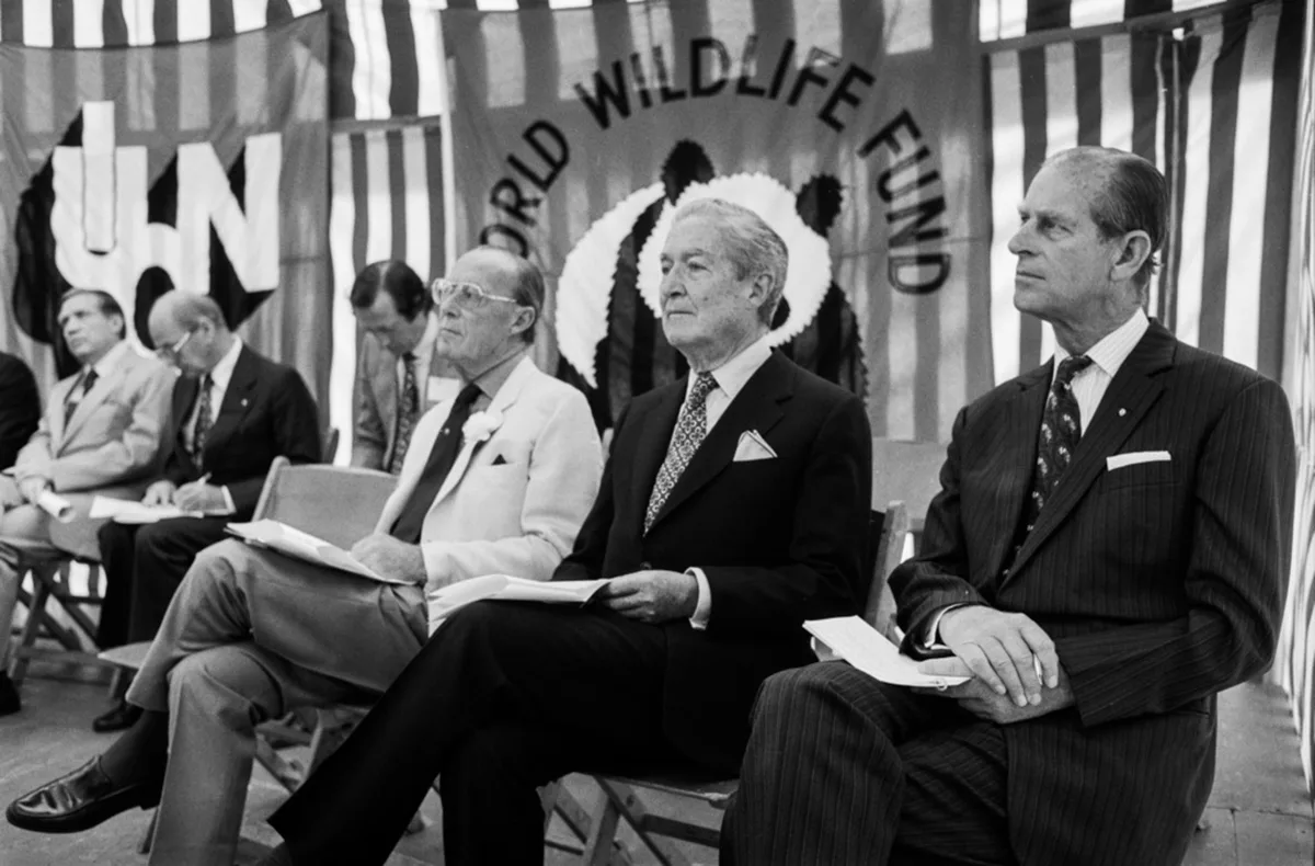 Engagement für Tier- und Naturschutz: Philip (rechts) präsidierte den WWF International mit Sitz in der Schweiz. Hier in einer Aufnahme vom 26. Juni 1980 am Hauptsitz des WWF in Gland VD.