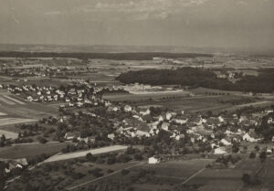 Flugaufnahme von Regensdorf, um 1930.