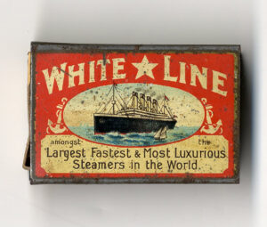 Diese Streichholzschachtel der White Line wirbt für die "grössten, schnellsten und luxuriösesten Dampfschiffe der Welt".