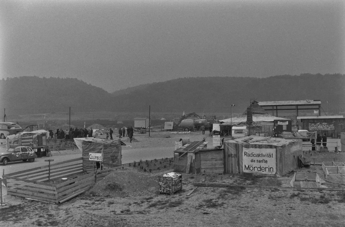 In den frühen Morgenstunden des 1. Aprils 1975 beginnt die Besetzung des AKW-Baugeländes im aargauischen Kaiseraugst.