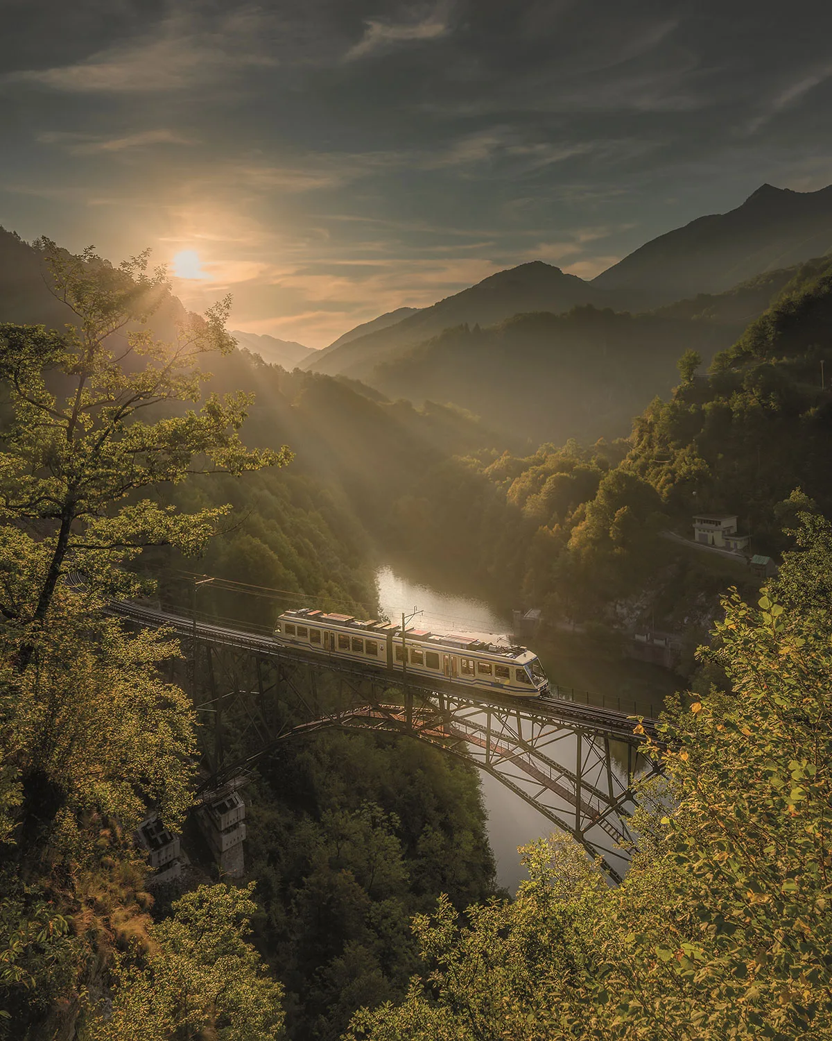 Idyllische Herbststimmung beim Ruinacci-Viadukt.