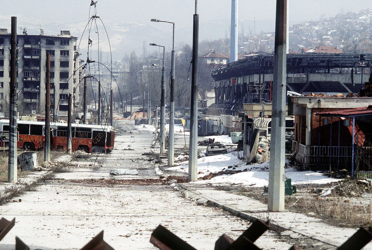 Kriegsruinen in Sarajevo, aufgenommen im März 1996 von US-Soldaten.