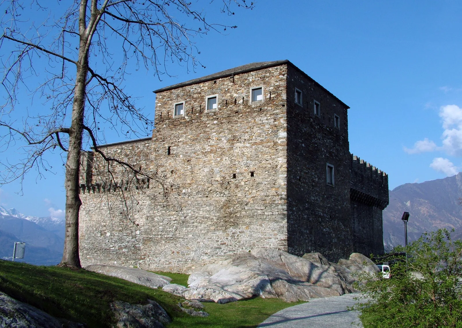 Burg Sasso Corbaro.