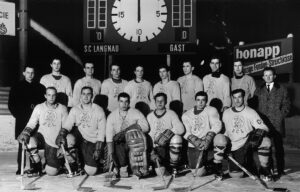 Group photo of SC Langnau dating from 1965.