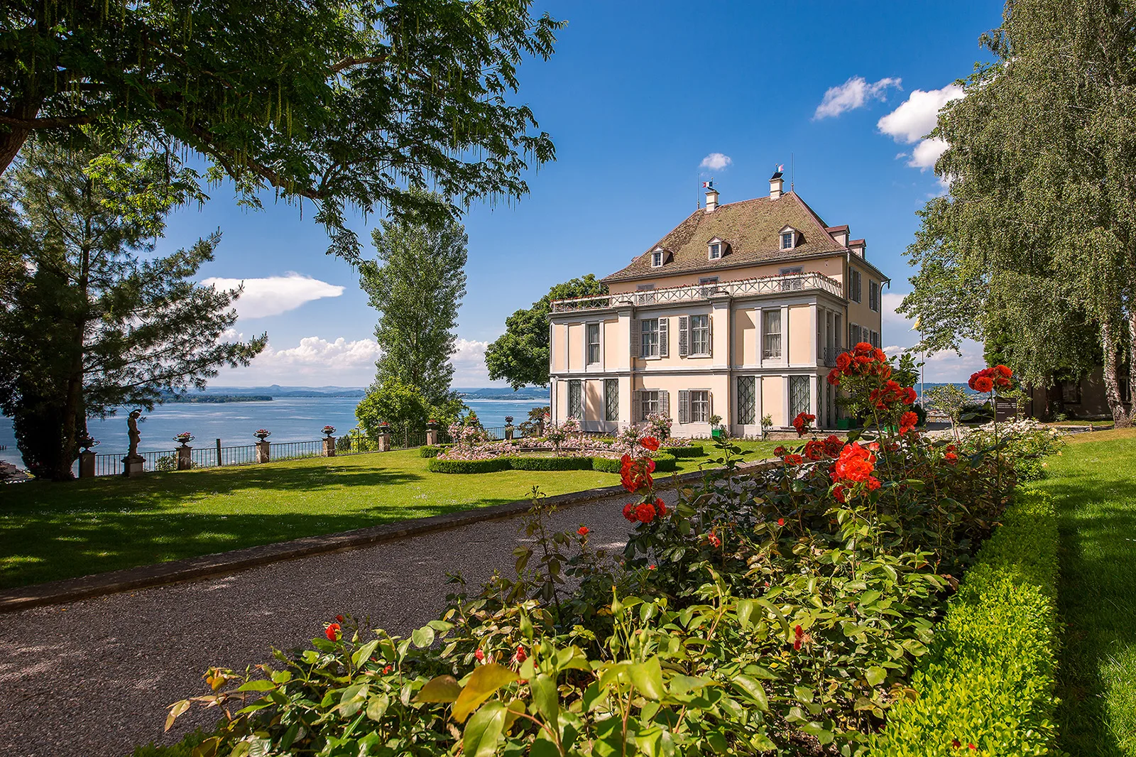 Schloss Arenenberg mit Seesicht.