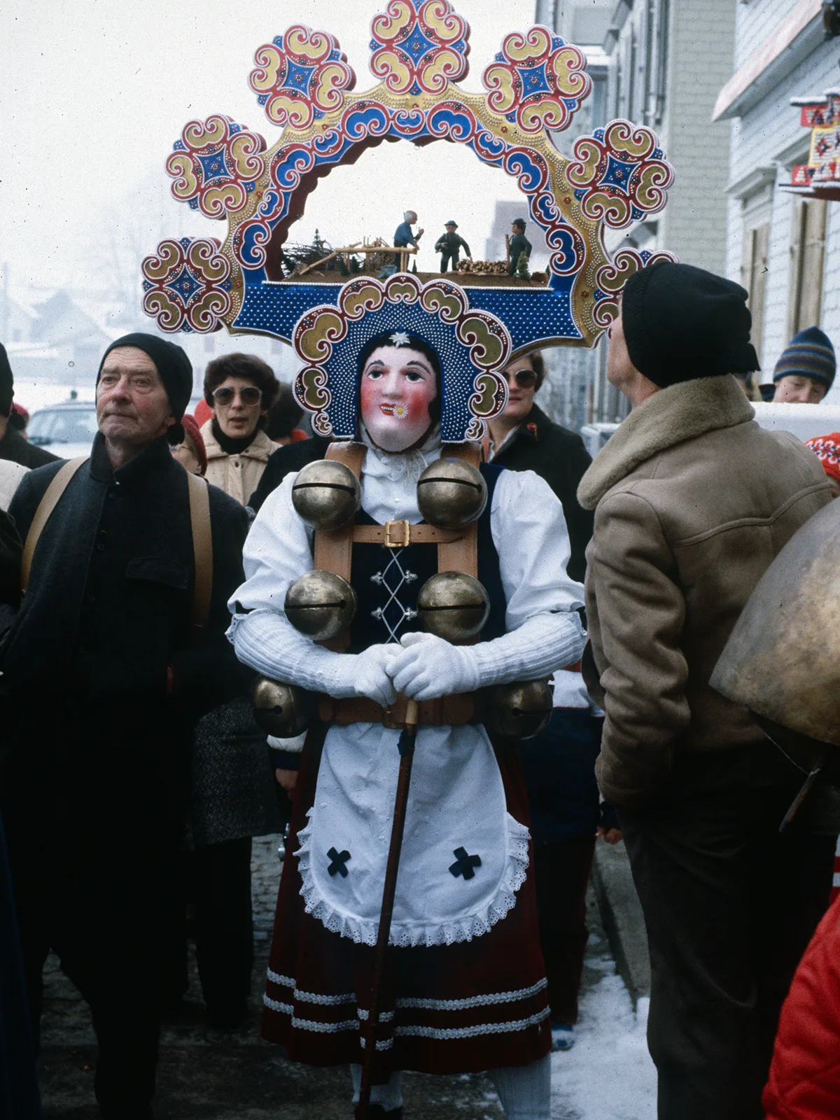 «Schöner» Silversterchlaus in Urnäsch, zwischen 1975-1985.