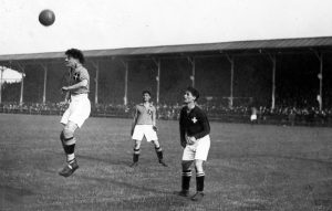 Switzerland against Italy. Paul Sturzenegger (right) also scored in this game. In the end, Switzerland won 2-1.