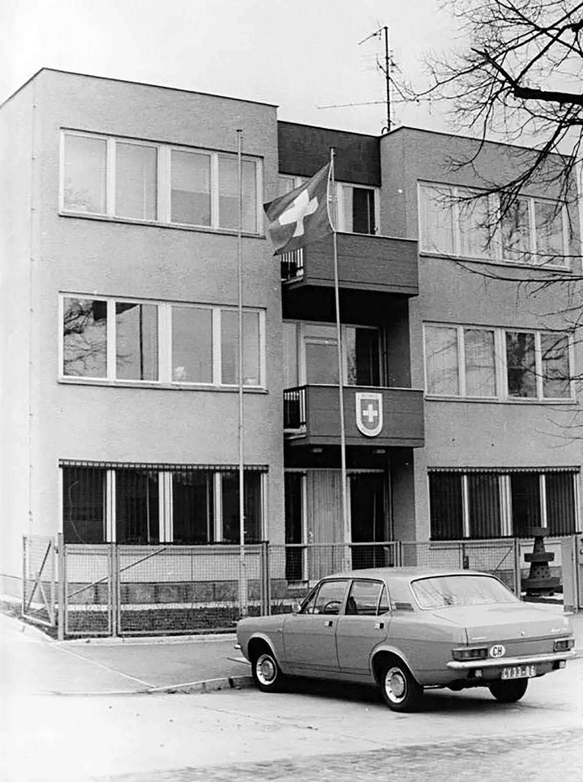 Die diplomatische Vertretung der Schweizerischen Eidgenossenschaft in der DDR an der Esplanade 21 in Ost-Berlin.