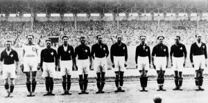 Die Schweizer Fussballnationalmannschaft von 1924. 
