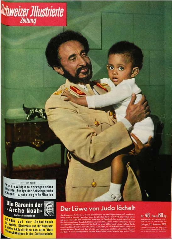 «Eine der interessantesten Personen unserer Zeit», hält die «Schweizer Illustrierte Zeitung» vom 22. November 1954 im Anrisstext für ihre Titelgeschichte fest. Das Foto zeigt den Kaiser mit seinem Enkel Prinz Dawit.