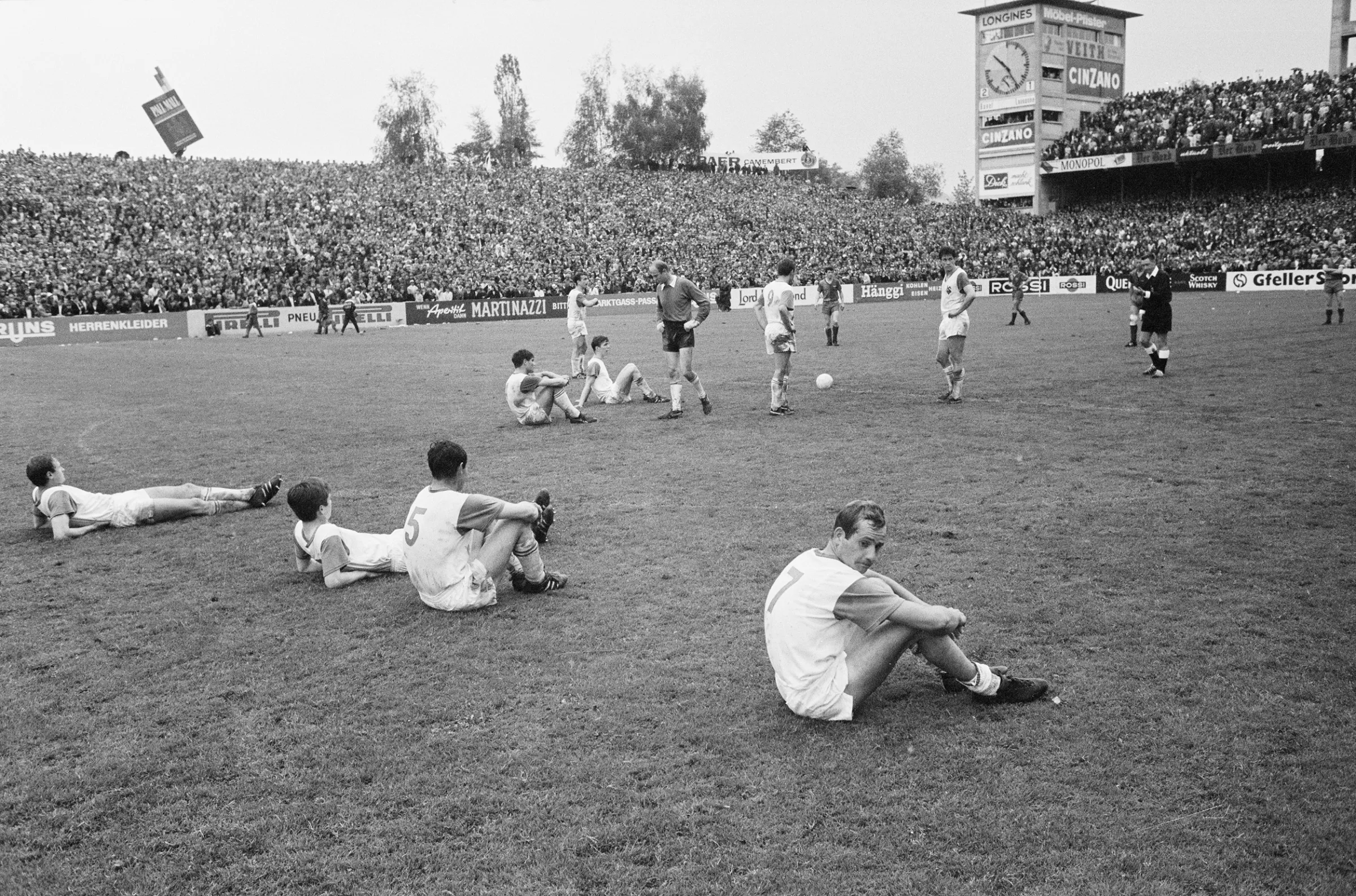 Sitzstreik der Spieler von Lausanne am Cupfinal vom 15. Mai 1967 zwischen Lausanne und Basel
