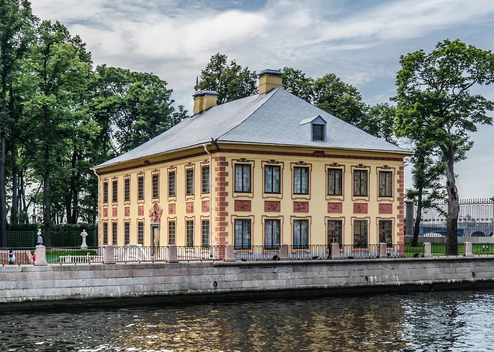 Sommer-Palais Peters des Grossen, errichtet von 1710 bis 1714.