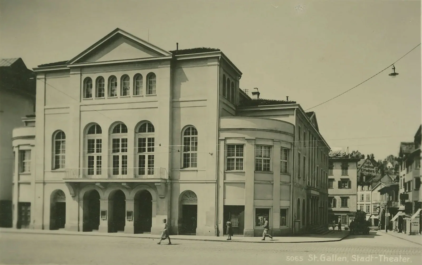 Das Stadttheater St. Gallen um 1930, damals noch an seinem ehemaligen Standort am heutigen Marktplatz.