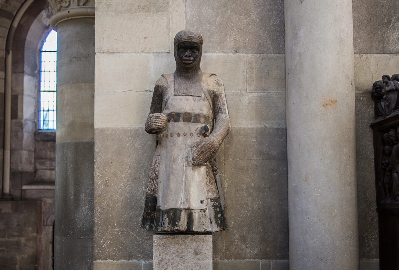 Statue des Heiligen Mauritius im Magdeburger Dom, um 1240/50.