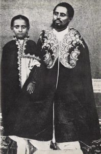 Tafari (à gauche) et son père, avant 1905.