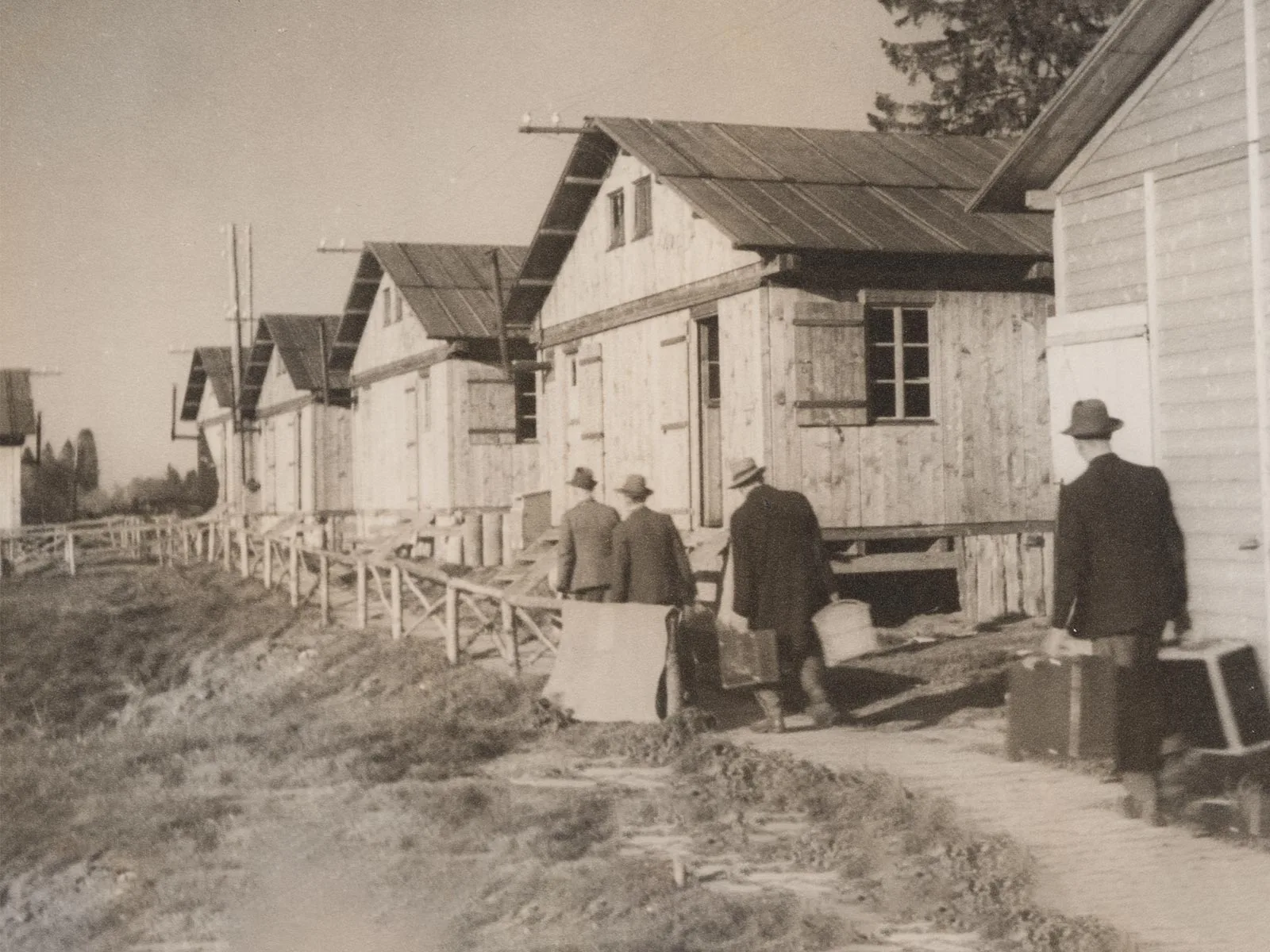 In den Internierungslagern der Schweiz entstand Ende November 1944 eine Zeitung von Flüchtlingen für Flüchtlinge.