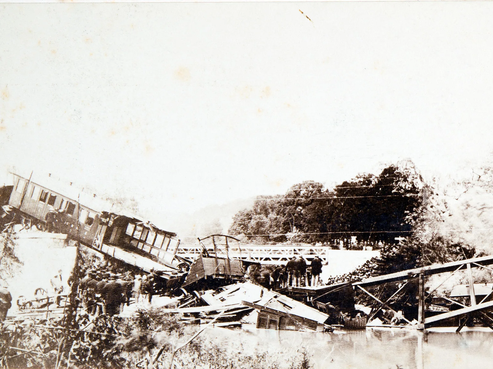 Ein Bild der Verwüstung: Eisenbahnunglück in Münchenstein, im Juni 1891.