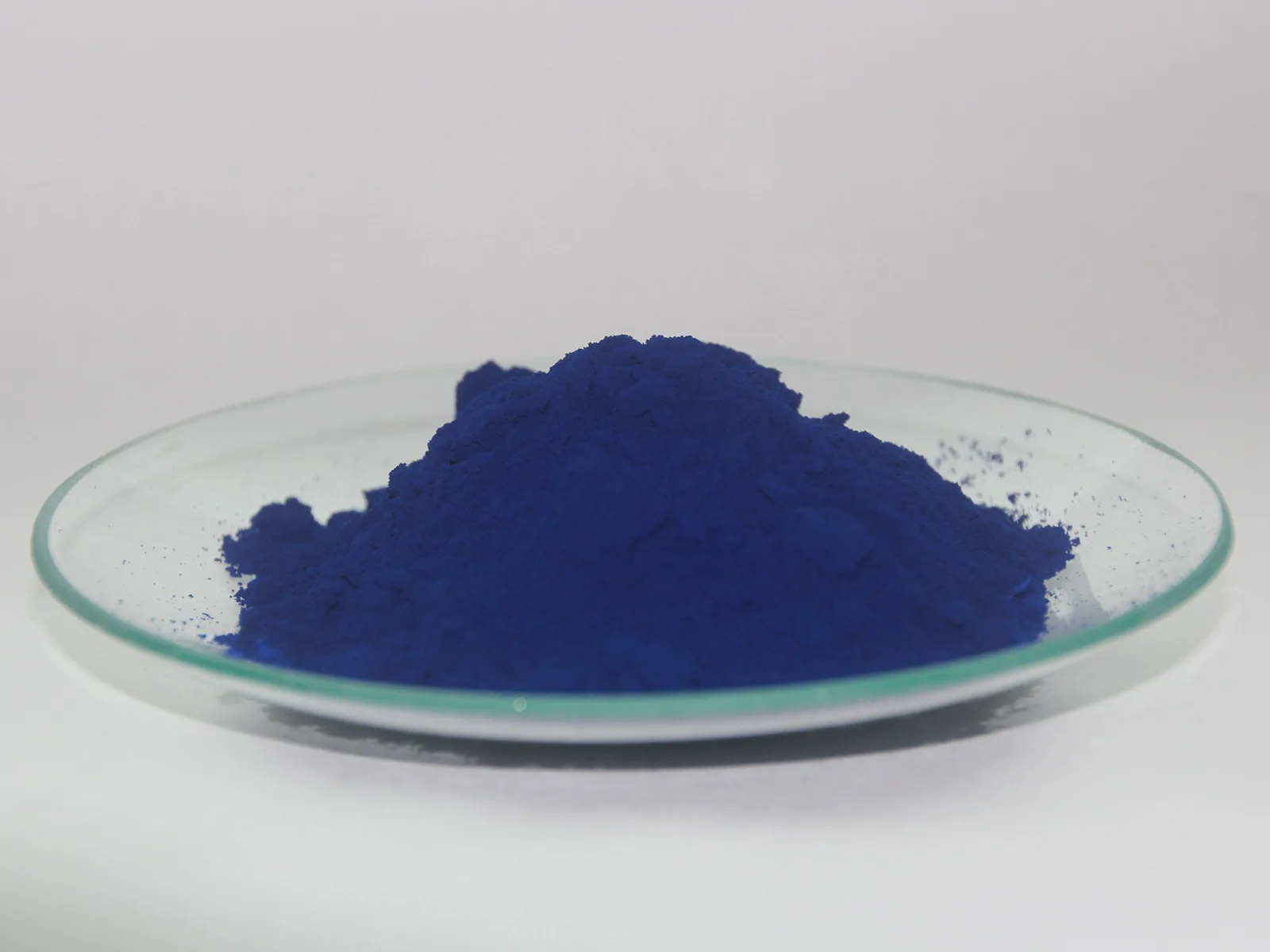 Berliner Blau, oft auch Preussisch Blau genannt, revolutionierte die Farbenwelt Anfang des 18. Jahrhunderts.