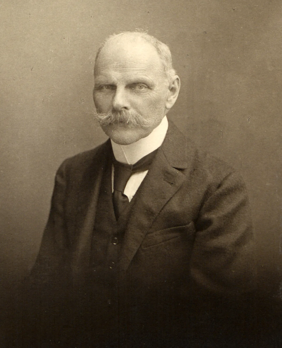 Der ehemalige Freiburger Staatsarchivar Tobie de Raemy (1863-1949)