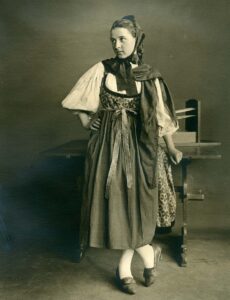 A costume from Basel-Landschaft, photo taken in the early 20th century.