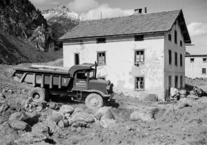 Umsiedlungsaktion von Marmorera. Das Bild wurde 1952 aufgenommen.