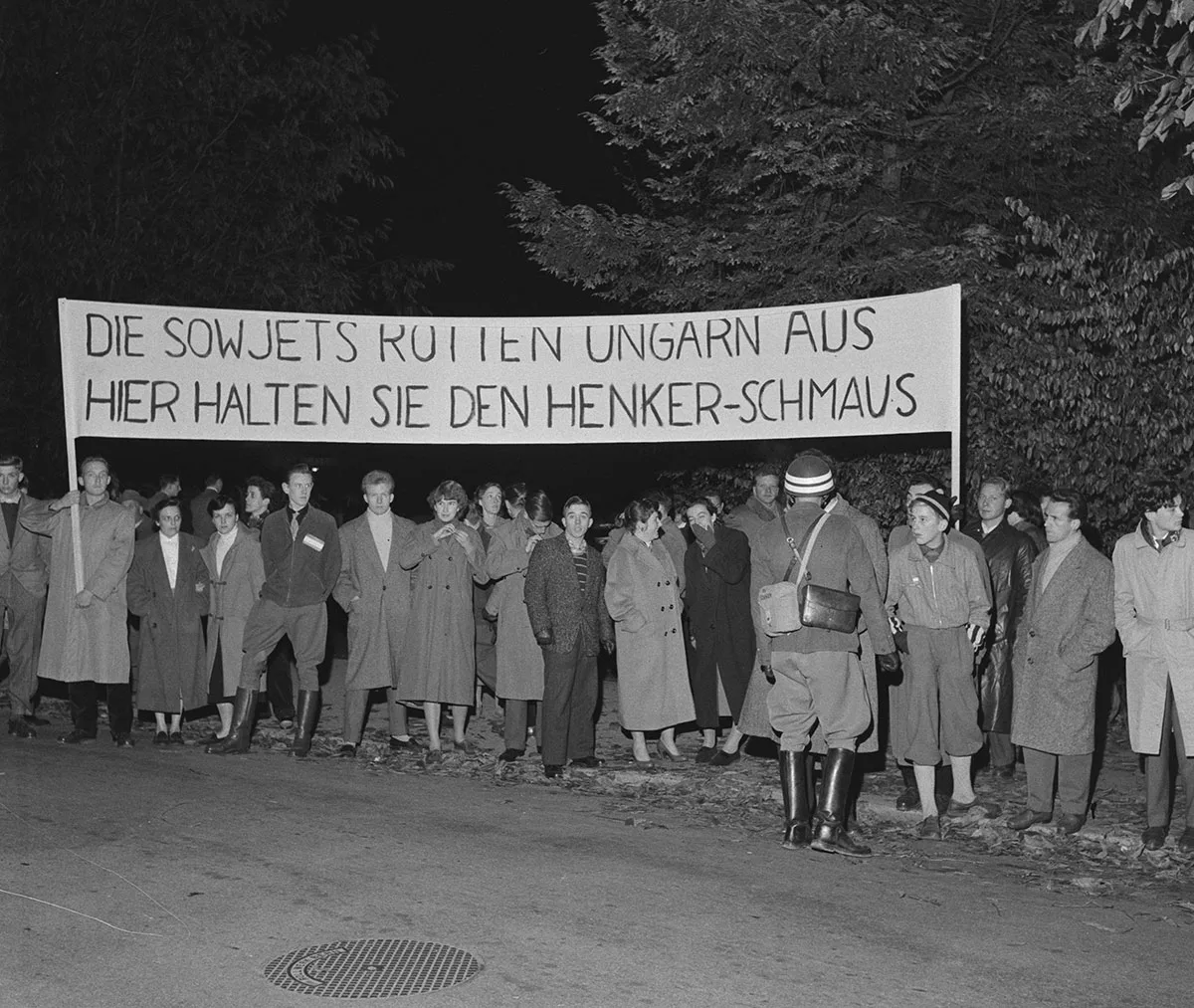 Studentenprotest gegen den sowjetischen Einmarsch 1956.