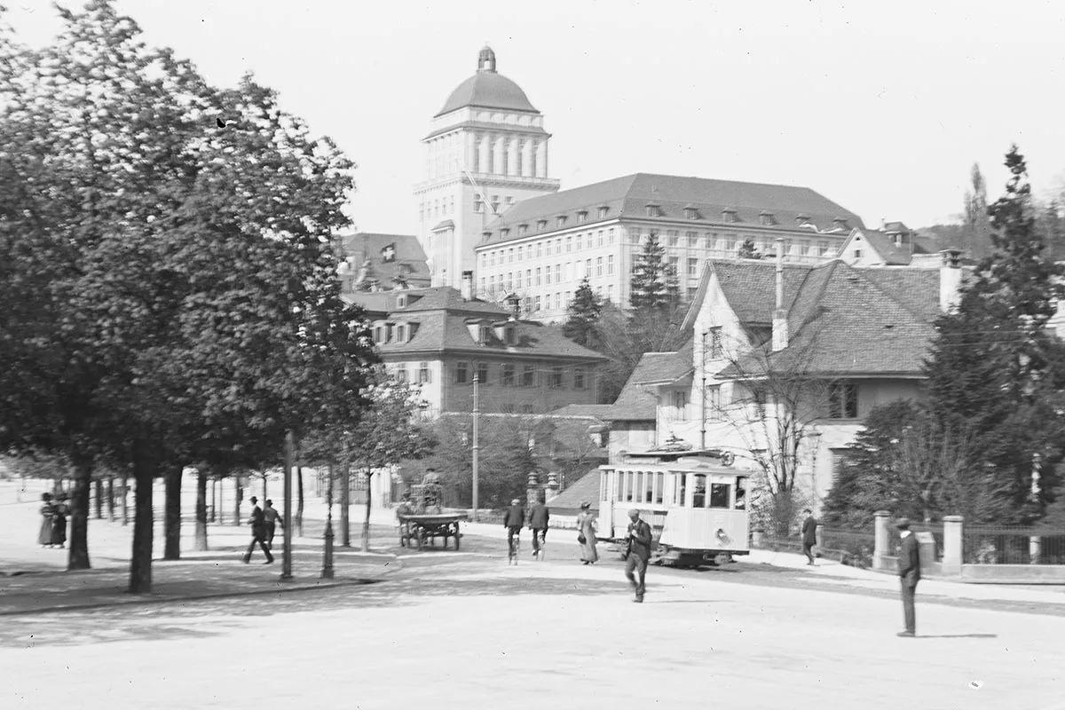 Fotografie der Universität Zürich von 1914.