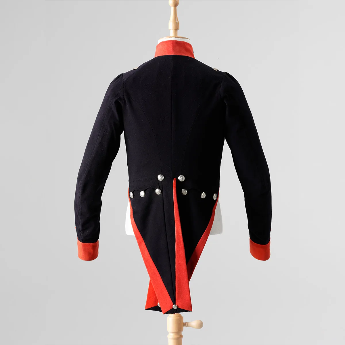 Frack einer Uniform des Schweizerregiments in Holländischen Diensten (1815-1828).