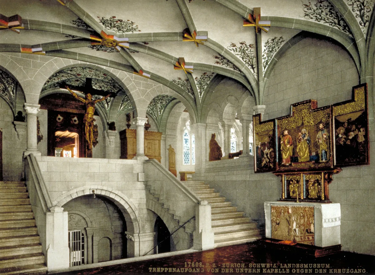 «Untere Kapelle» im Landesmuseum Zürich mit Dekorationsmalereien, kurz nach der Fertigstellung.