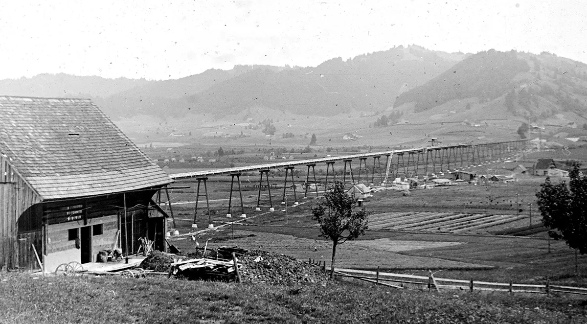Das neu gebaute Viadukt Willerzell, fotografiert im Jahr 1936.