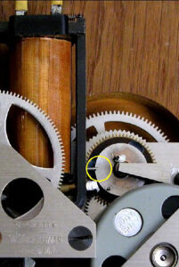 Mécanisme d’une horloge CFF, fabrication par Mobatime, modèle de 1947-1959.