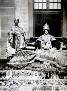 Ras Tafari Makonnen (links) und Kaiserin Zauditu, 1917.