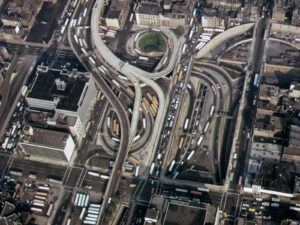 Der Zugang zum Lincoln Tunnel in Manhattan, New York, fertiggestellt 1937.
